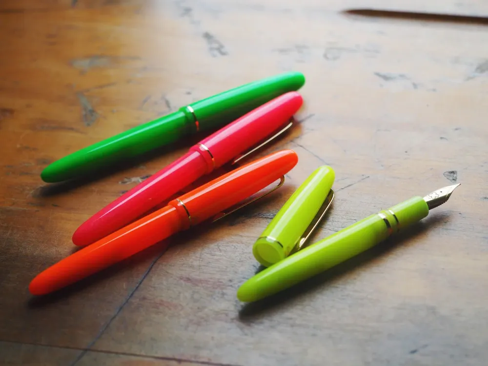 Esterbrook Estie Regular Fountain Pen - Funky Town - Pink - Image 2