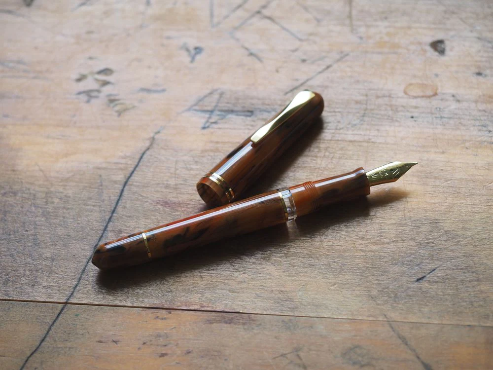Gioia Fountain Pen - Metis - Terre di Napoli with Gold Trim