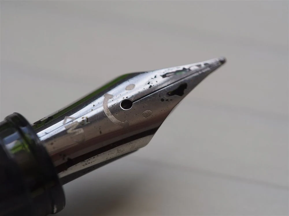 Pilot Fountain Pen - Kakuno - Pink - Image 3