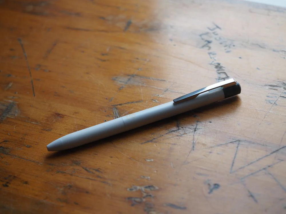 Pilot Ilmily Gel Pen - 0.5mm - Nuance Black Red