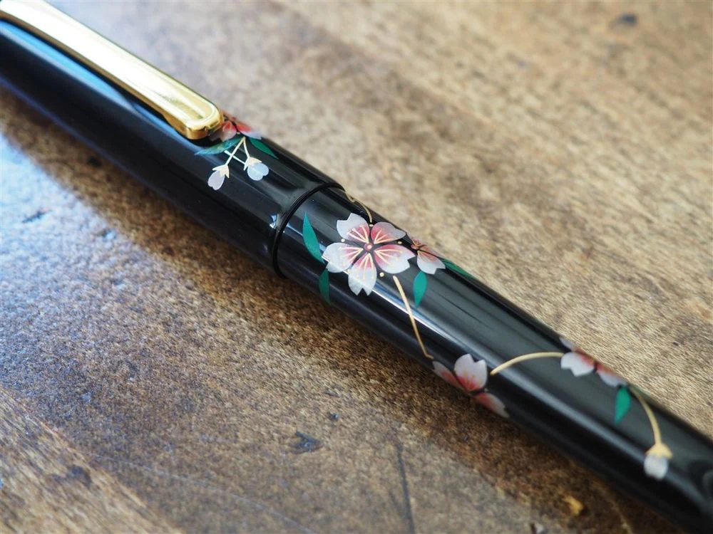 Platinum 3776 Century Maki-e - Sakura (Cherry Blossoms) with Gold Trim - Image 4